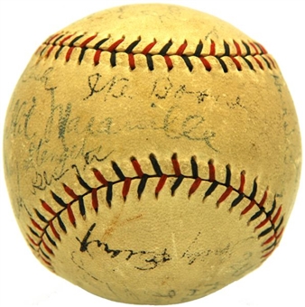 1930 Brooklyn Robins and Boston Braves Signed Baseball with Wilbert Robinson , Rabbit Maranville and Casey Stengel
